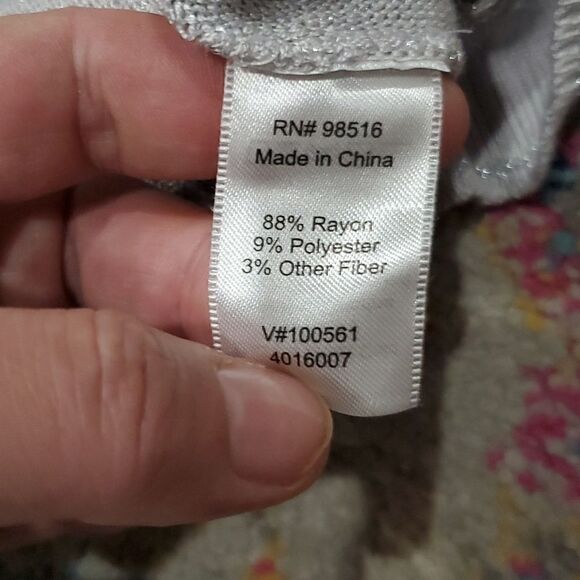 Silver Metallic V Neck Sweater Size 2XL - Picture 9 of 10